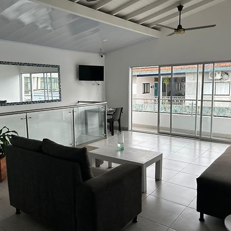 Hotel Puerto Azul Puerto Berrio 외부 사진